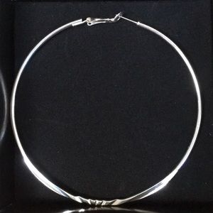 AVON Touch of Glamour Lg Hoop Earrings-silvertone